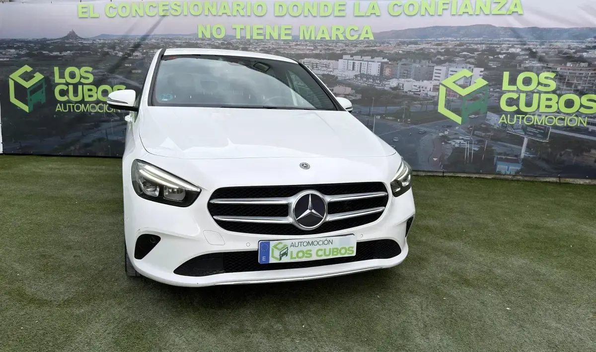 Usado Mercedes B200 150 CV (110 kW) 2019 Blanco Utilitario