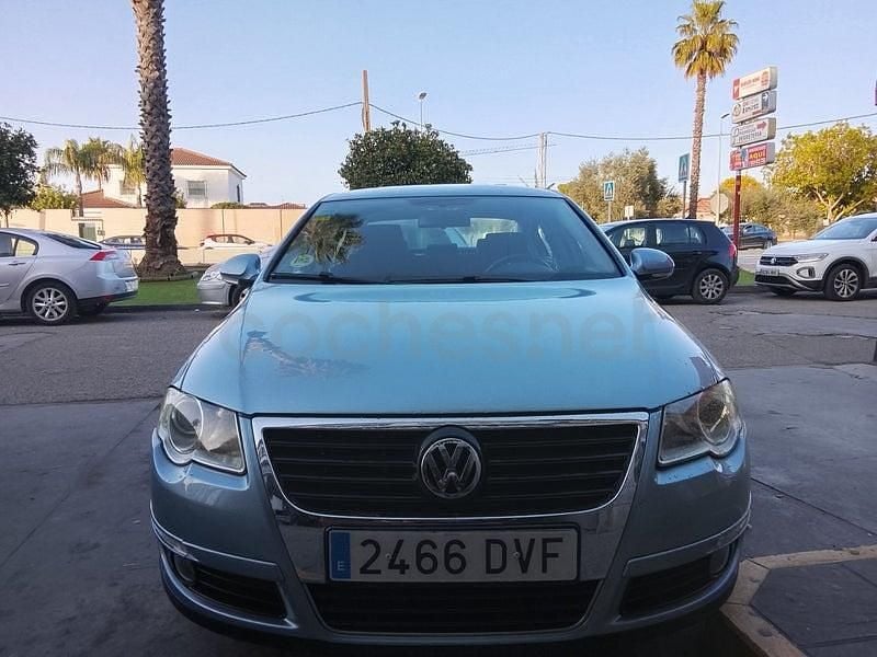 Usado VW Passat Edition 100 CV (73 kW) 2005 Azul Berlina