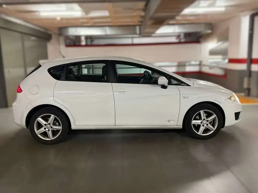 Usado Seat Leon Copa 105 CV (77 kW) 2011 Blanco Utilitario