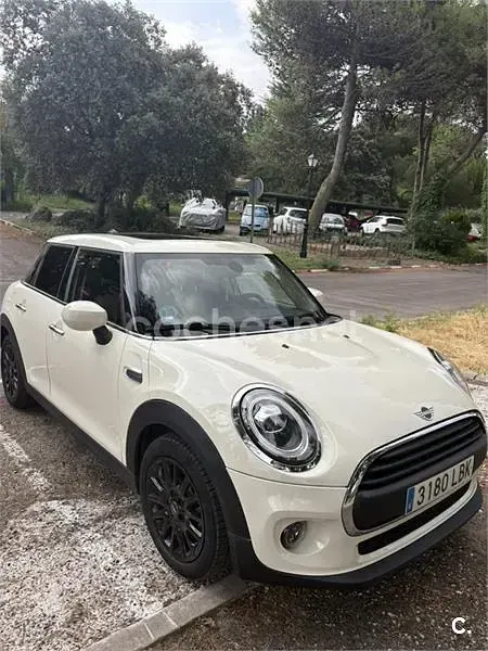 Usado Mini ONE 102 CV (75 kW) 2019 Beige Utilitario