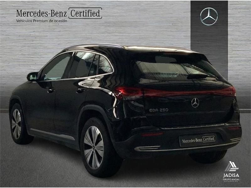 Usado Mercedes EQA250 139 kW (190 CV) 2022 Negro noche SUV