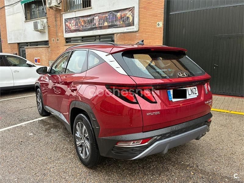 Usado Hyundai Tucson 136 CV (100 kW) 2021 Granate SUV