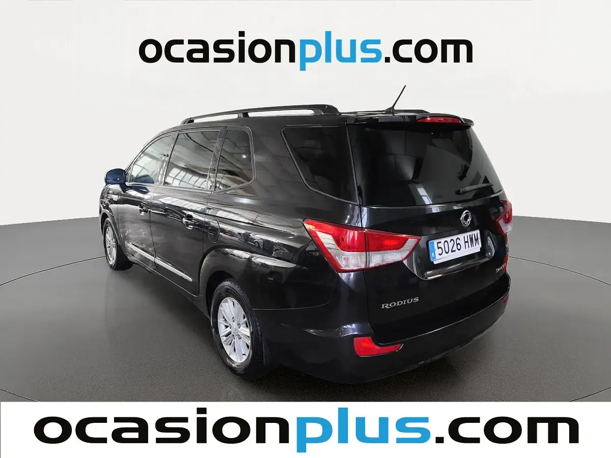 Usado SsangYong Rodius 155 CV (114 kW) 2014 Negro Monovolumen