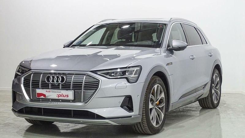 Gris plata Usado 2022 Audi e-tron Advanced SUV | 53.400 € - Imagen 1/4