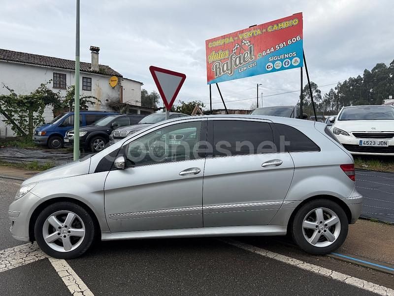 Usado Mercedes B200 140 CV (102 kW) 2006 Gris / plata Monovolumen