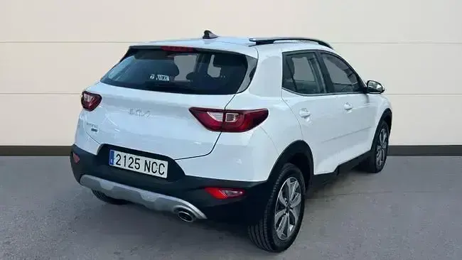Usado Kia Stonic 100 CV (73 kW) 2025 Blanco SUV