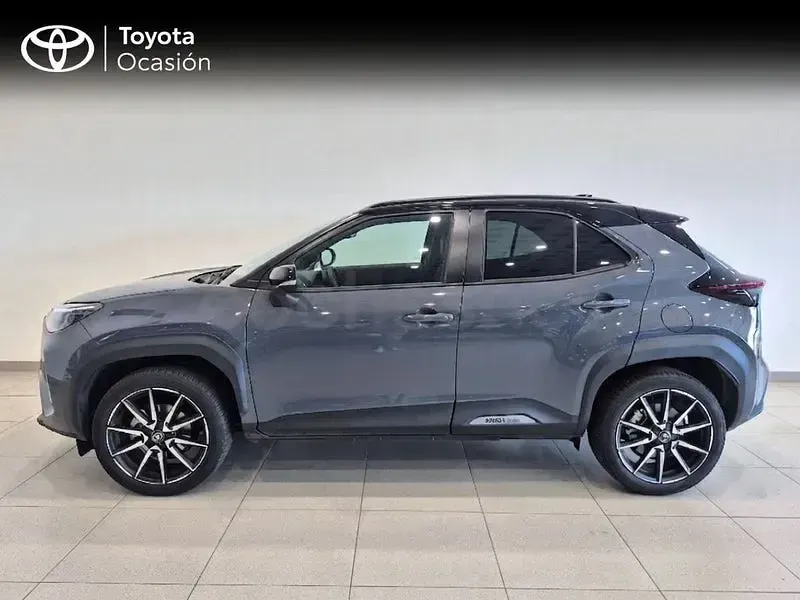 Usado Toyota Yaris Cross Sport 130 CV (95 kW) 2025 Gris / plata SUV