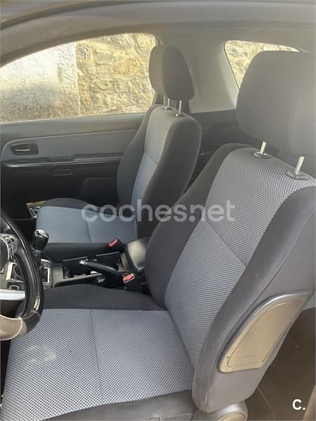 Gris / plata Usado 2008 Suzuki Grand Vitara SUV | 6990 € (Precio justo) - Imagen 1/4