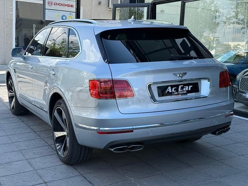 Usado Bentley Bentayga 550 CV (404 kW) 2019 Gris / plata SUV
