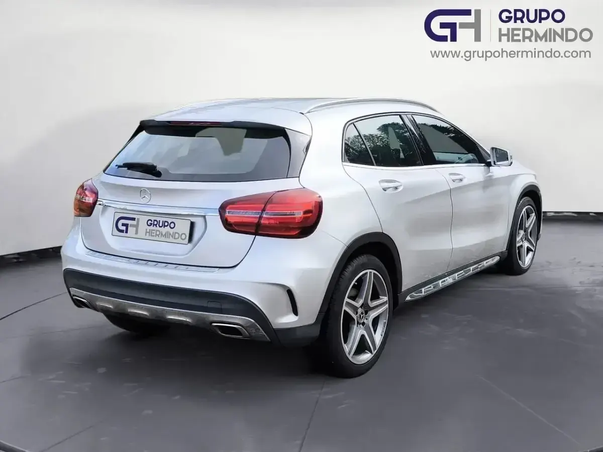 Usado Mercedes GLA200 Advantage 150 CV (110 kW) 2020 Gris SUV