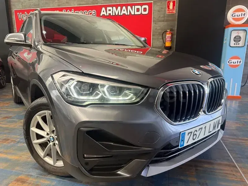 Usado BMW X1 116 CV (85 kW) 2021 Gris / plata SUV