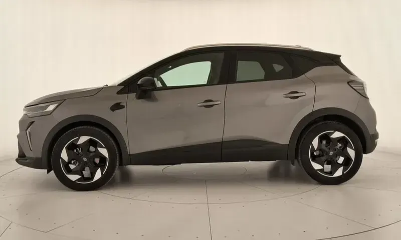 Usado Renault Captur Techno 100 CV (73 kW) 2025 Gris SUV