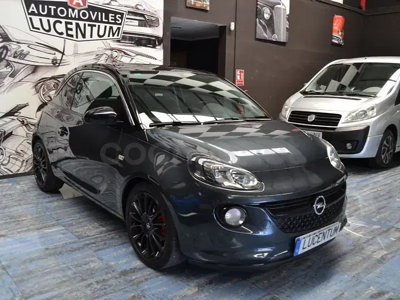 Usado Opel Adam Glam 87 CV (63 kW) 2018 Gris / plata Utilitario