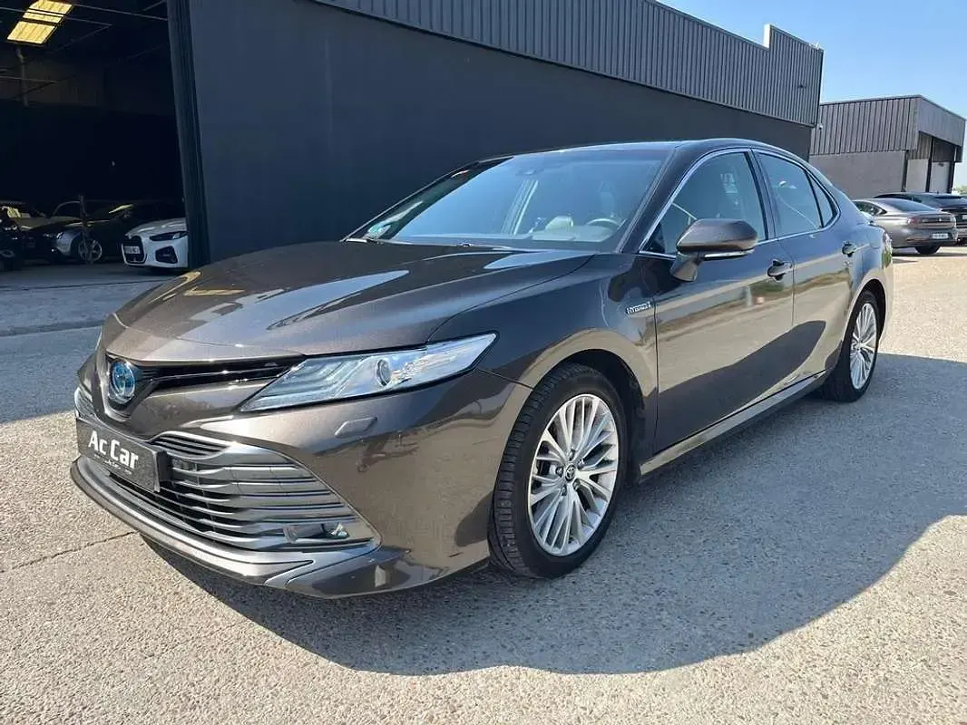 Usado Toyota Camry Luxury 218 CV (160 kW) 2020 Marrón Berlina