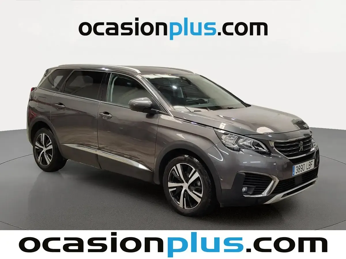 Usado Peugeot 5008 Allure 130 CV (95 kW) 2019 Gris plata SUV