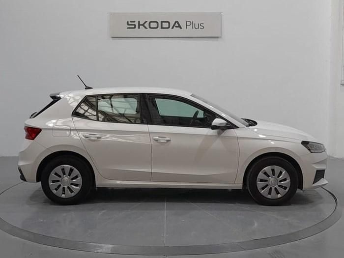Usado Skoda Fabia Active 95 CV (69 kW) 2022 Blanco Utilitario