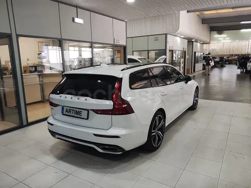 Usado Volvo V60 R-Design 390 CV (286 kW) 2020 Blanco Familiar