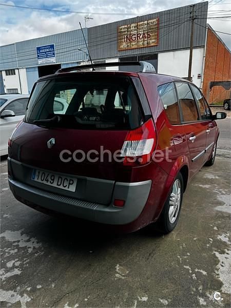 Usado Renault Grand Scénic II Dynamique 120 CV (88 kW) 2004 Granate Monovolumen