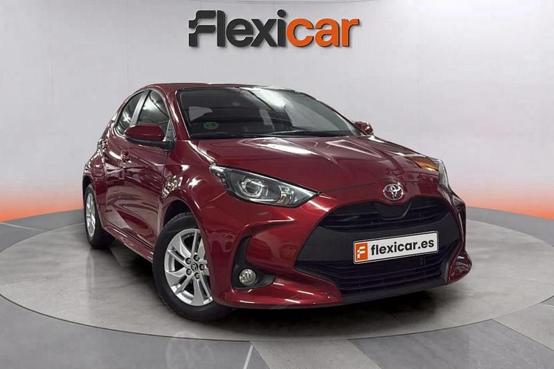 Rojo Usado 2022 Toyota Yaris Edition Berlina | 16.490 € (Precio justo) - Imagen 1/4