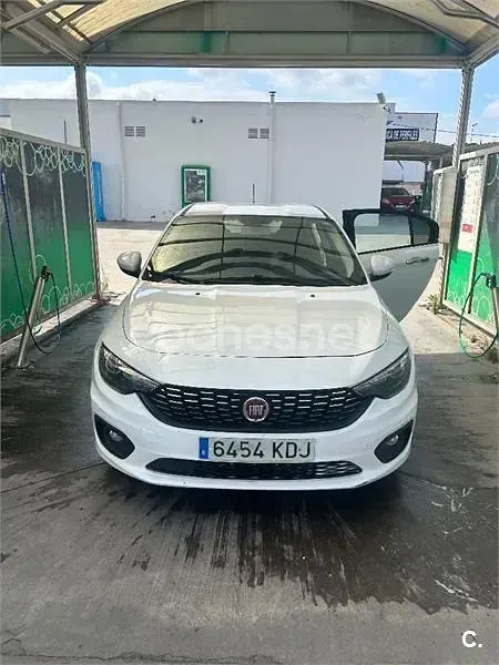 Usado Fiat Tipo Lounge 95 CV (69 kW) 2017 Blanco Berlina