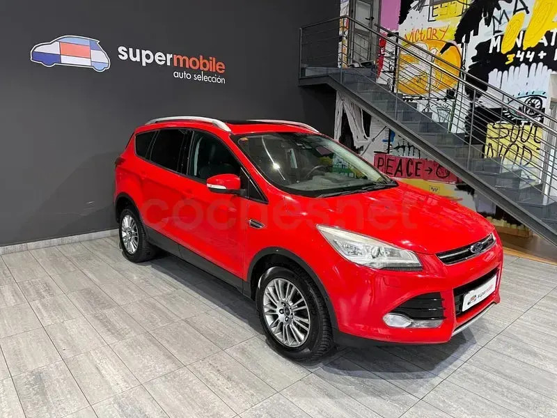 Usado Ford Kuga Titanium 140 CV (102 kW) 2014 Rojo SUV