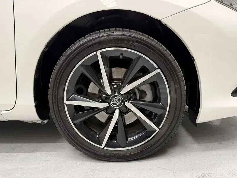 Usado Toyota Auris Hybrid 136 CV (100 kW) 2018 Blanco Familiar