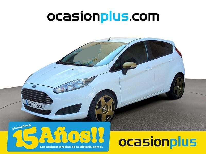 Blanco Usado 2014 Ford Fiesta Trend Utilitario | 8300 € (Precio justo) - Imagen 1/4
