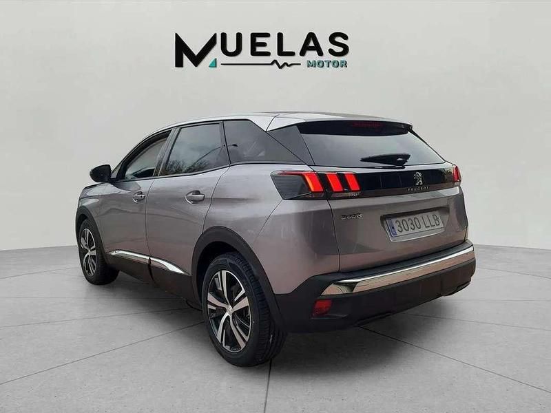 Usado Peugeot 3008 Allure 120 CV (88 kW) 2020 Gris SUV