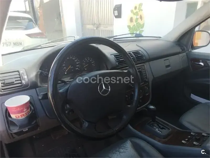 Usado Mercedes ML320 218 CV (160 kW) 1999 Azul SUV