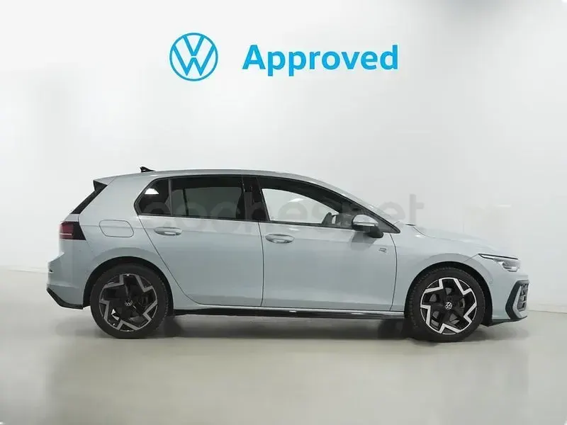 Usado VW Golf VIII R-line 150 CV (110 kW) 2025 Azul Berlina