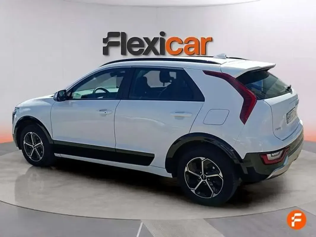 Usado Kia Niro 141 CV (103 kW) 2023 Blanco SUV
