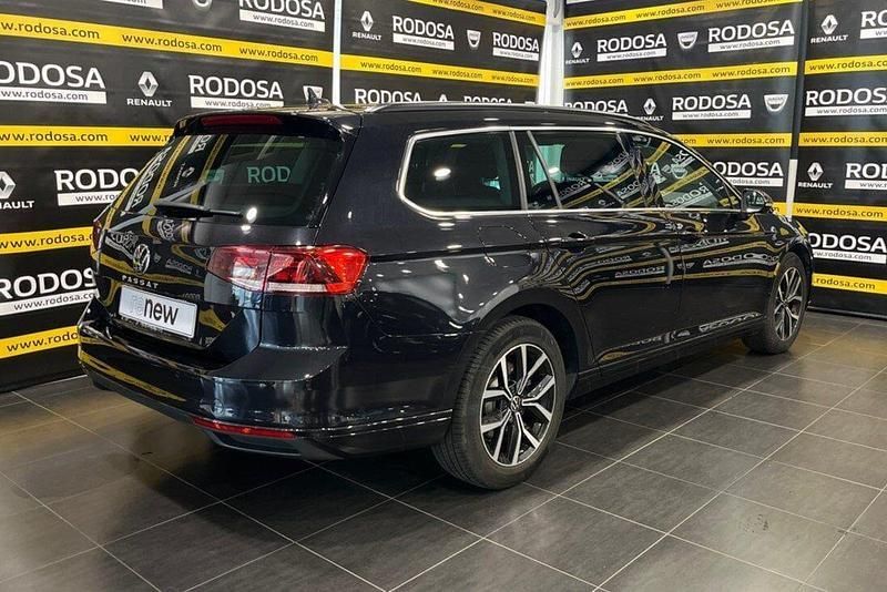 Usado VW Passat Executive 150 CV (110 kW) 2021 Negro Berlina