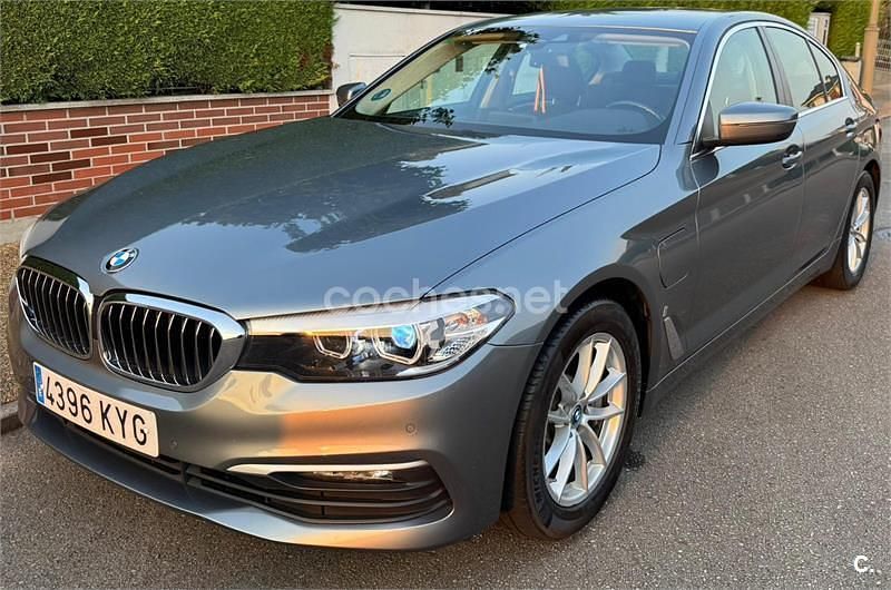 Gris / plata Usado 2019 BMW 530e iPerformance Berlina | 25.400 € (Precio justo) - Imagen 1/2