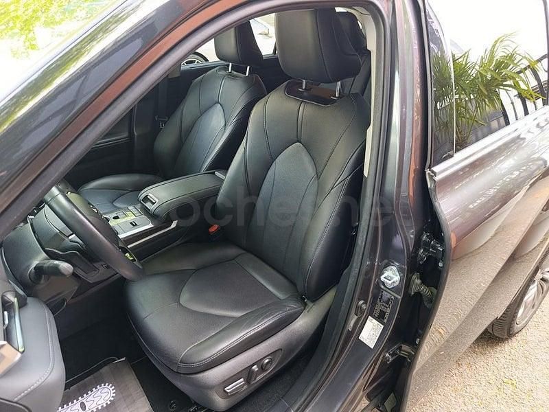 Usado Toyota Highlander Advance 246 CV (180 kW) 2021 Gris / plata SUV