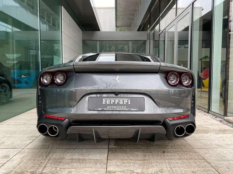 Usado Ferrari 812 799 CV (587 kW) 2019 Gris Coupe