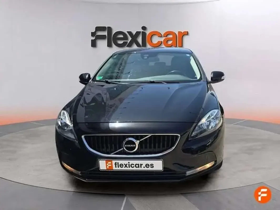 Usado Volvo V40 Inscription 120 CV (88 kW) 2018 Negro Utilitario