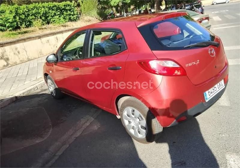 Usado Mazda 2 Active 75 CV (55 kW) 2008 Rojo Berlina