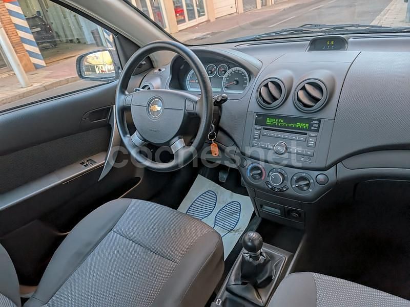 Usado Chevrolet Aveo LS 101 CV (74 kW) 2010 Gris / plata Berlina