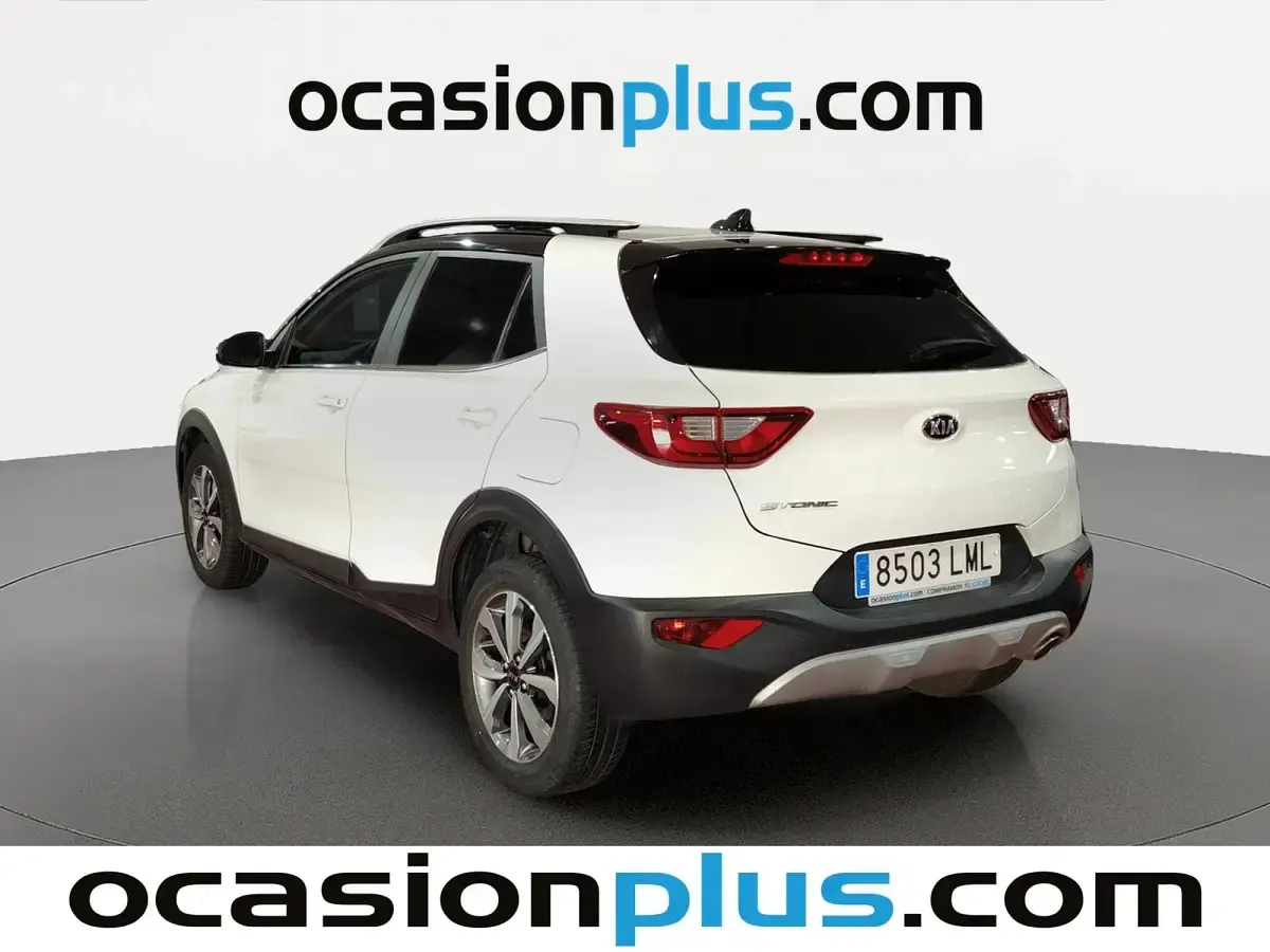 Usado Kia Stonic 84 CV (61 kW) 2021 Blanco SUV