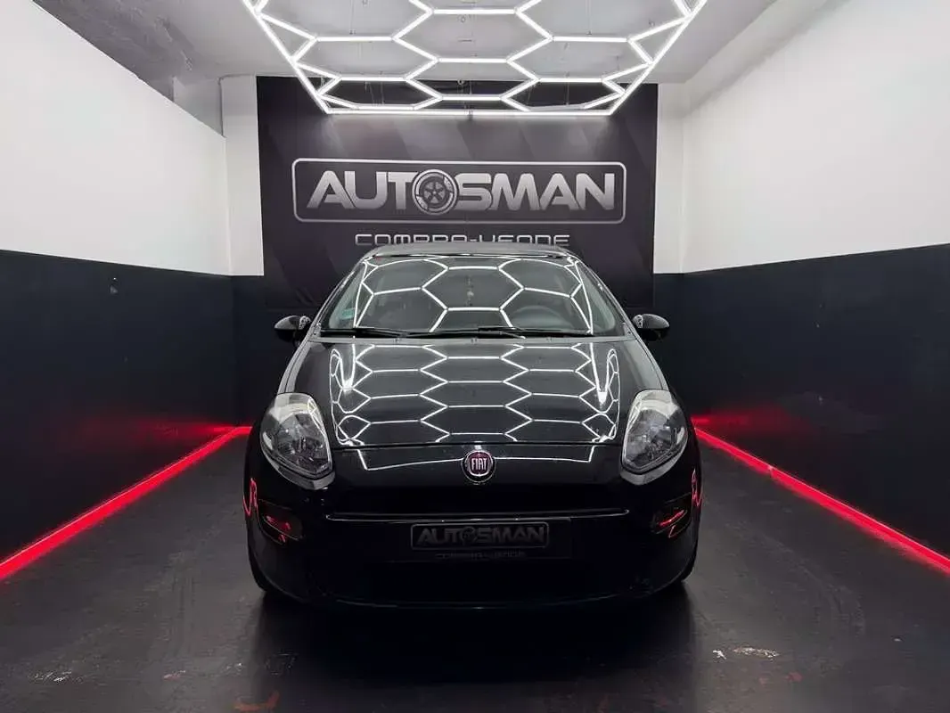 Usado Fiat Punto Pop 69 CV (50 kW) 2015 Negro Utilitario