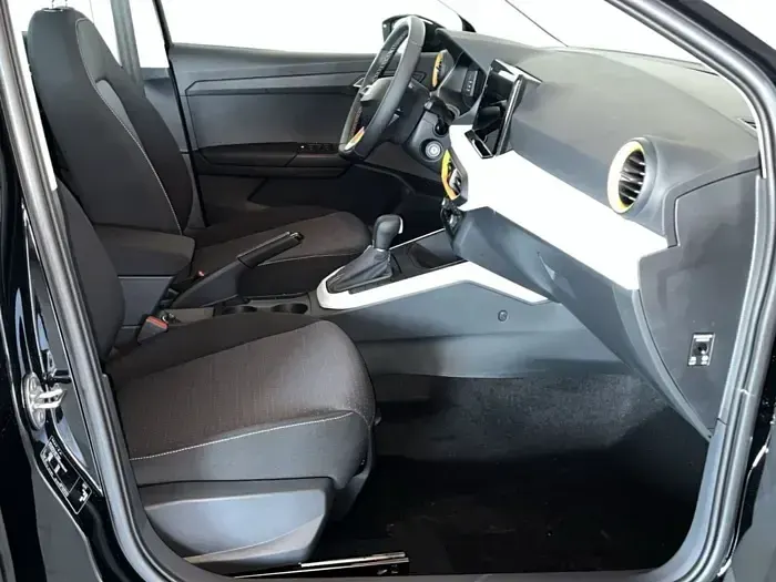 Usado Seat Arona Style 110 CV (80 kW) 2024 Negro SUV
