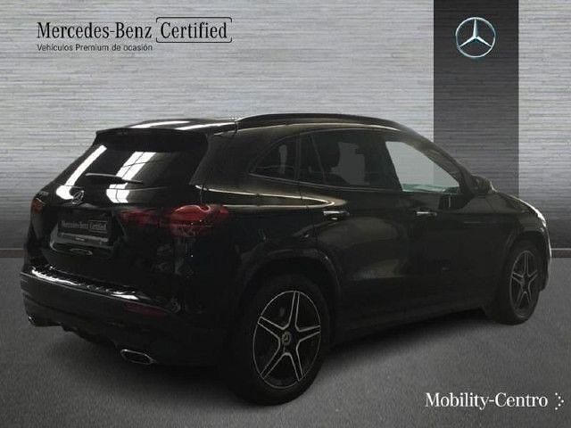 Usado Mercedes GLA220 AMG line 190 CV (139 kW) 2024 Negro noche SUV