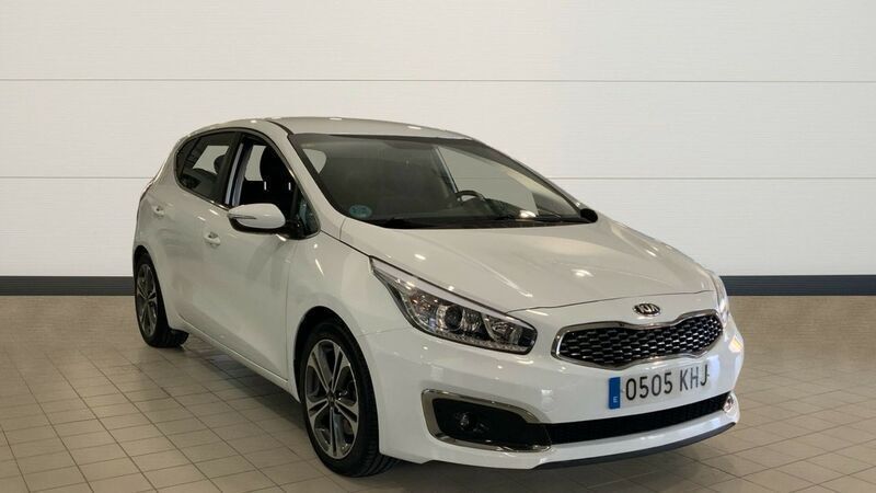 Blanco Usado 2018 Kia Ceed GT Berlina | 14.000 € (Precio justo) - Imagen 1/4