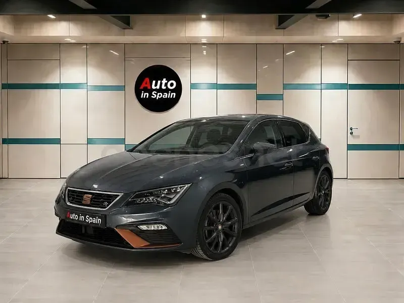 Usado Seat Leon FR 190 CV (139 kW) 2019 Gris / plata Berlina