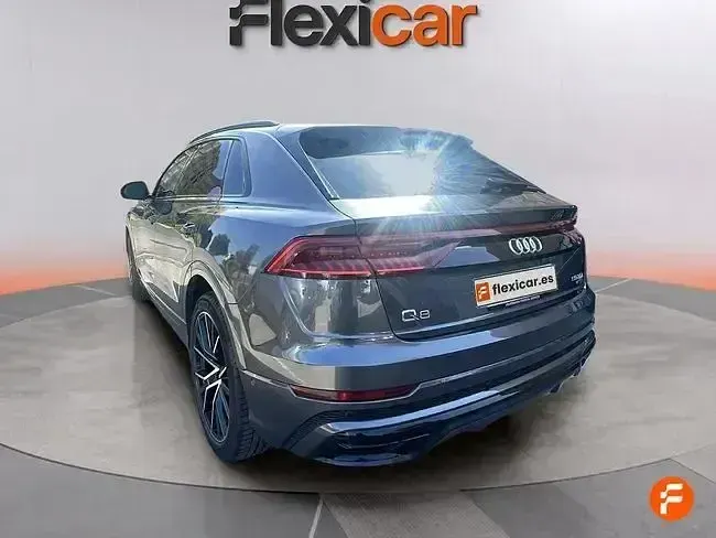 Usado Audi Q8 286 CV (210 kW) 2021 Gris SUV