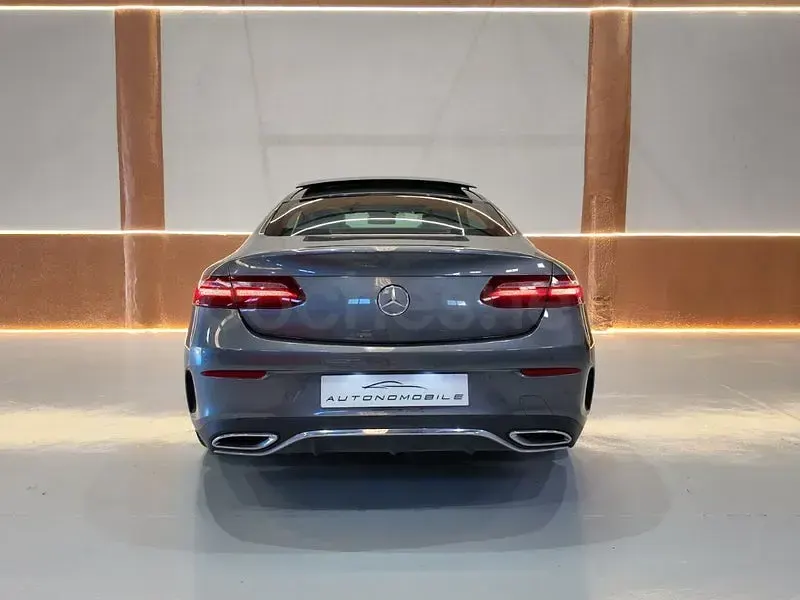 Usado Mercedes E220 194 CV (142 kW) 2017 Gris / plata Coupe