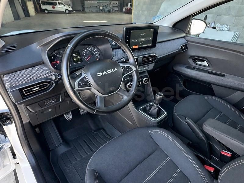 Usado Dacia Sandero Expression 101 HP (74 kW) 2024 Branco Sedan