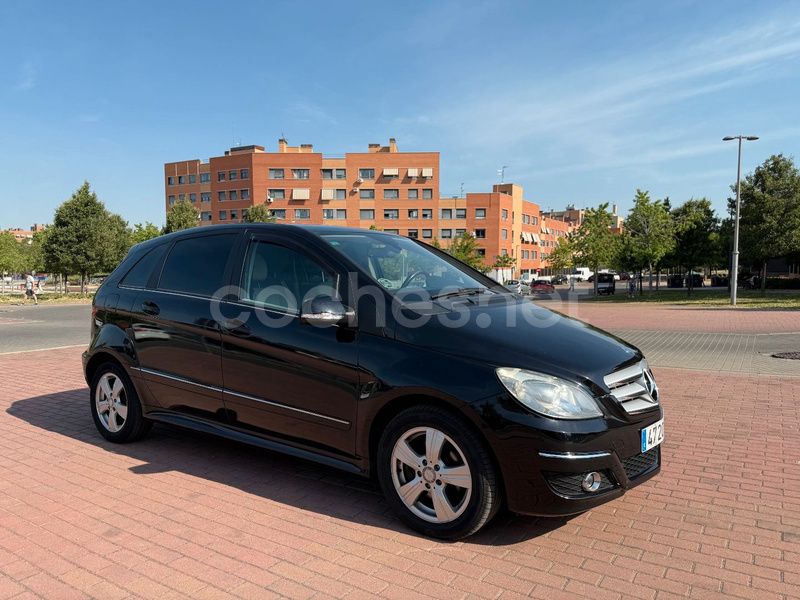 Negro Usado 2010 Mercedes B180 Monovolumen | 2900 € - Imagen 1/4