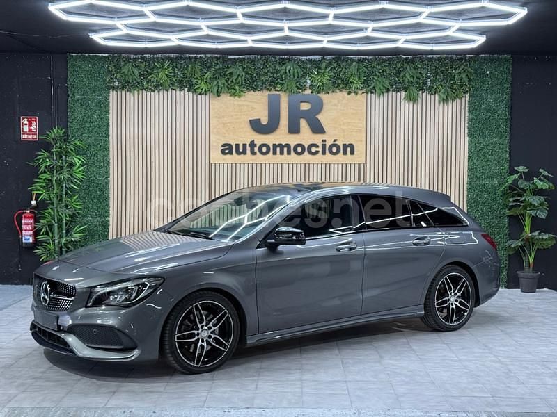 Usado Mercedes CLA220 Shooting Brake AMG line 177 CV (130 kW) 2016 Gris / plata Familiar