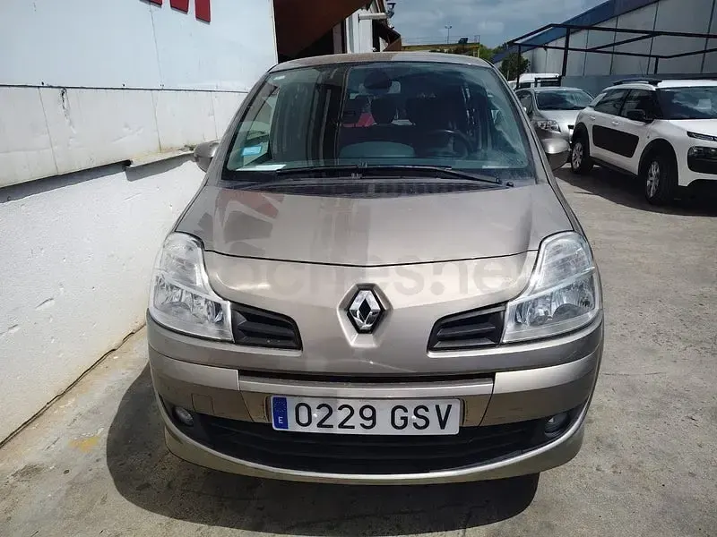 Usado Renault Grand Modus Dynamique 85 CV (62 kW) 2010 Beige Monovolumen